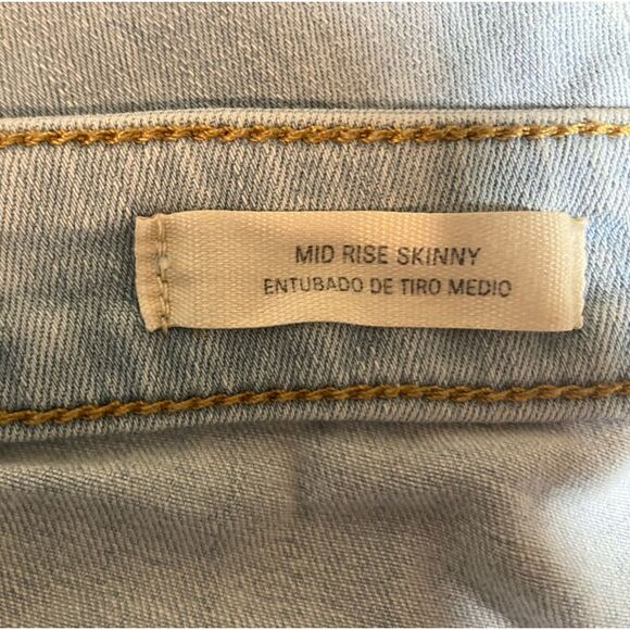 Universal Thread, midrise skinny jeans, light wash, excellent condition, size 18 - Picture 2 of 3